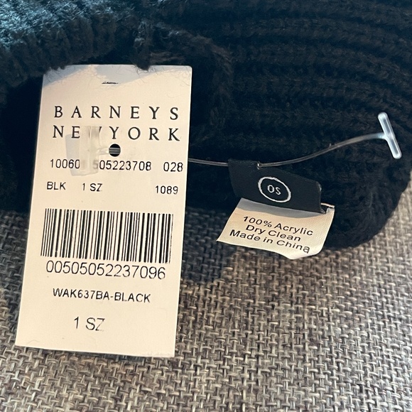 NWT Barneys New York Solid Knit Gloves, Black - Picture 4 of 4